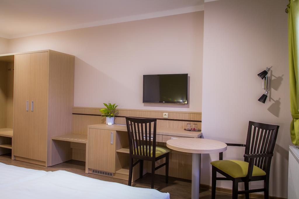 Penzion Na Netrebe Pardubice Exterior photo