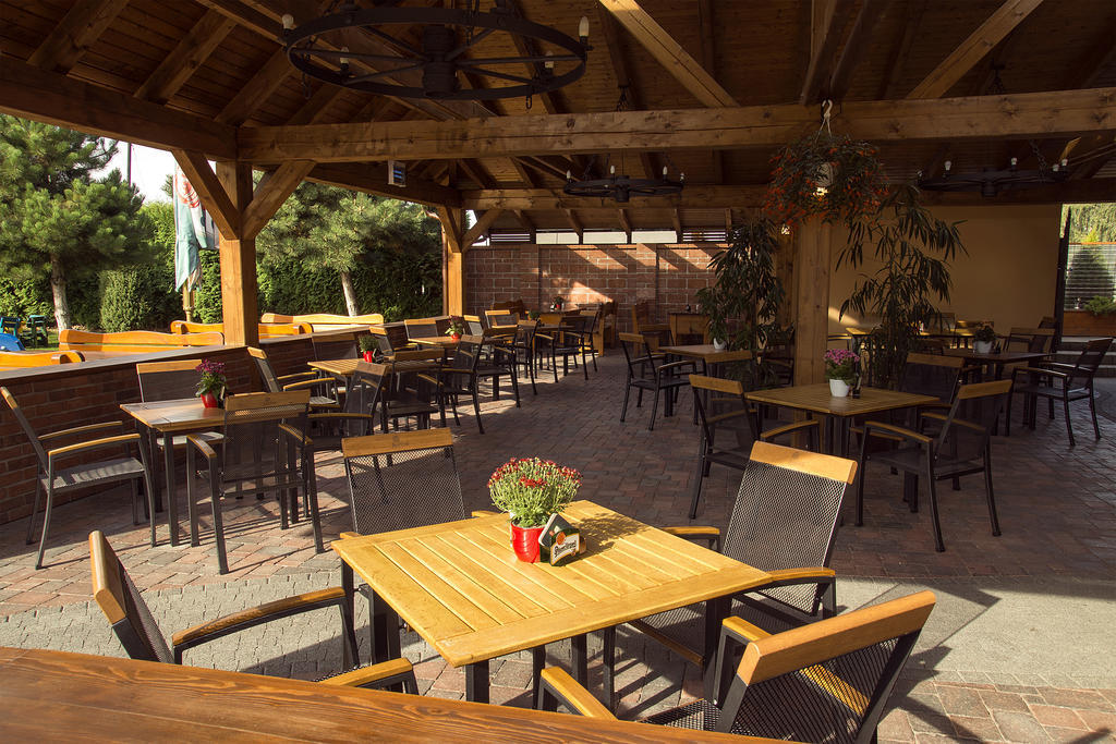 Penzion Na Netrebe Pardubice Exterior photo
