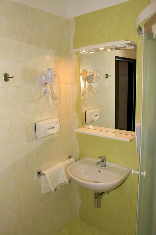 Penzion Na Netrebe Pardubice Exterior photo